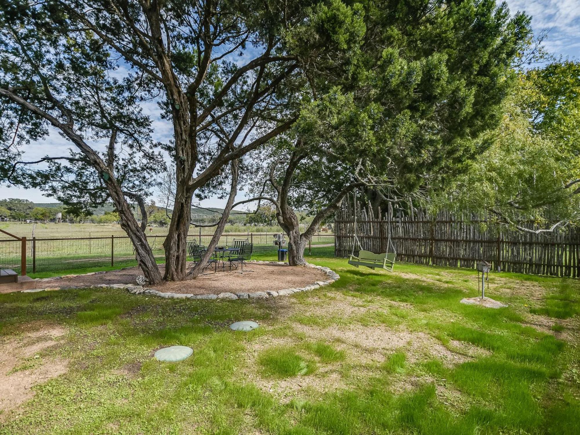 Montesino Ranch Lodging Villa Wimberley Eksteriør bilde